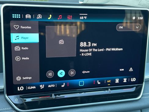 New 2026 Volkswagen Tiguan SE image 18