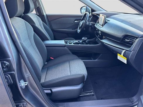 Used 2022 Nissan Rogue SV image 17