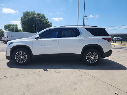 Used 2022 Chevrolet Traverse LT image 4