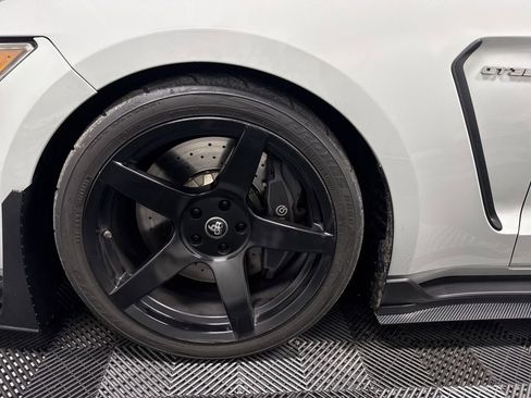 Used 2017 Ford Mustang Shelby GT350 image 12