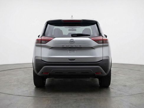 Used 2025 Nissan Rogue SV image 7