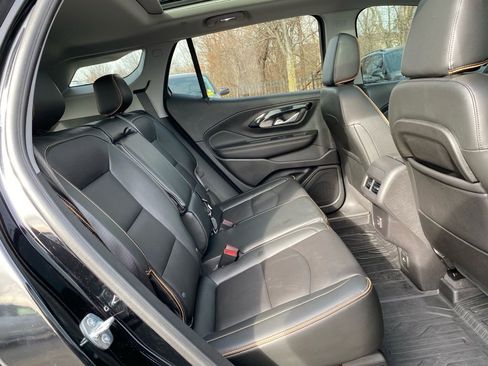 Used 2022 GMC Terrain AT4 w/ Infotainment Package II image 40