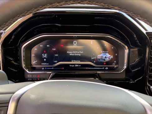 Used 2024 GMC Sierra 1500 SLT image 25