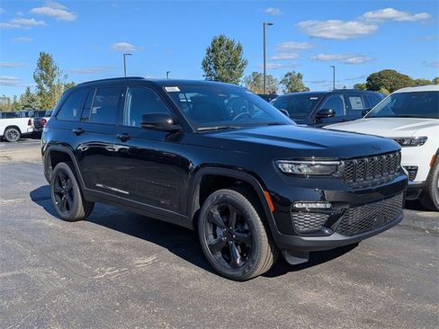 New 2025 Jeep Grand Cherokee Limited w/ Black Appearance Package image 7