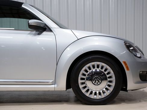 Used 2013 Volkswagen Beetle 2.5 FWD image 20