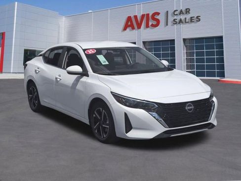 Used 2025 Nissan Sentra SV FWD image 3