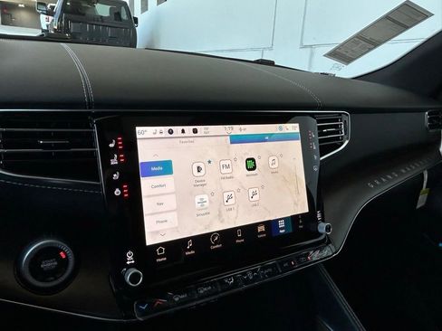 Used 2024 Jeep Grand Wagoneer Series I image 17