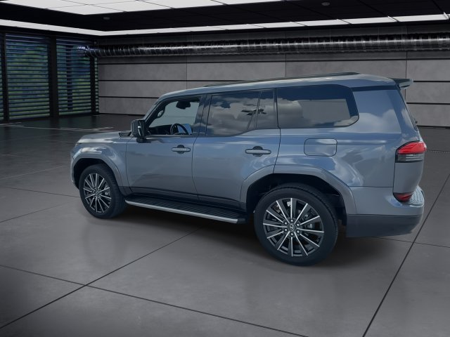 Used 2024 Lexus GX 550 w/ Cold Area Package AWD/4WD image 6