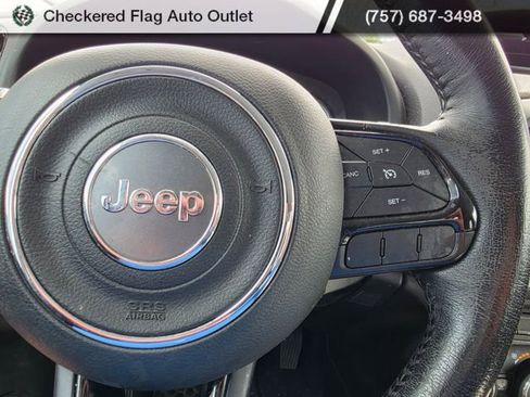 Used 2016 Jeep Renegade Latitude image 14