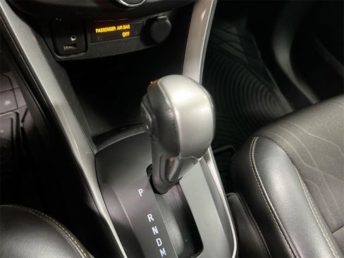 Used 2021 Chevrolet Trax LT image 16