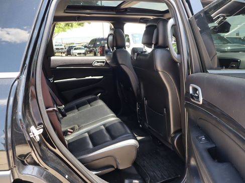 Used 2022 Jeep Grand Cherokee Limited w/ Tech Group RWD image 27