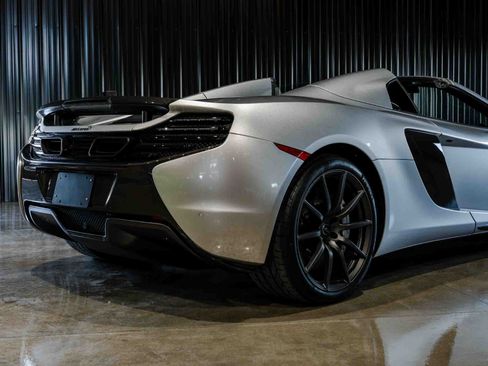 Used 2016 McLaren 650S Spider RWD image 35