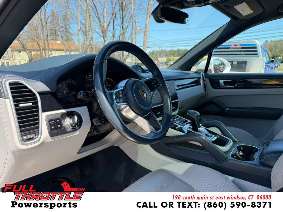 Used 2021 Porsche Cayenne AWD/4WD image 24