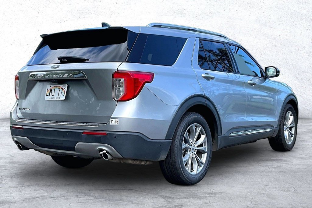 Used 2022 Ford Explorer Limited w/ Equipment Group 301A RWD image 2