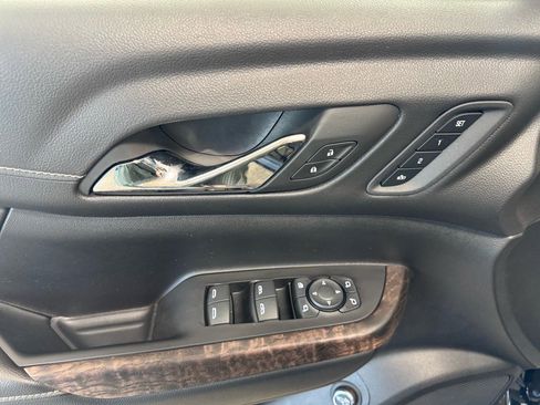 Used 2023 GMC Acadia Denali w/ Denali Ultimate Package image 17