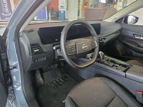 Used 2026 Nissan Sentra SR w/ Floor Mat Package FWD image 8