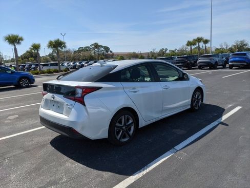 Used 2022 Toyota Prius XLE image 9