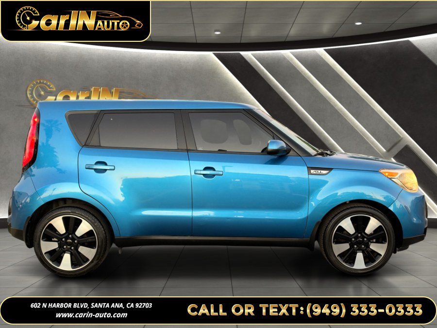 Used 2016 Kia Soul + w/ Designer's Package FWD image 4