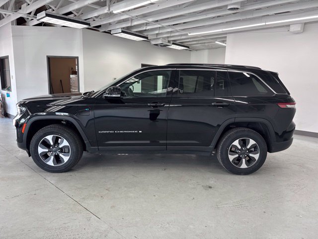 Used 2024 Jeep Grand Cherokee Limited 4xe AWD/4WD image 8