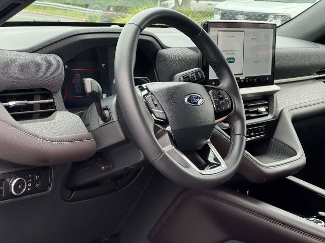 Used 2026 Ford Explorer Platinum AWD/4WD image 24