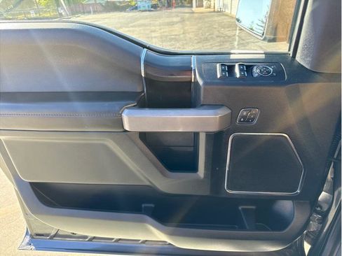 Used 2019 Ford F150 Platinum w/ Equipment Group 701A Luxury image 44
