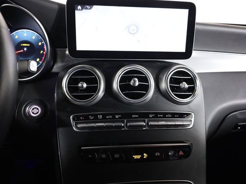 Used 2020 Mercedes-Benz GLC 300 4MATIC image 30
