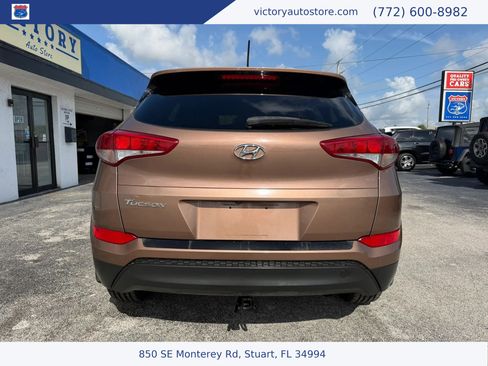 Used 2017 Hyundai Tucson SE w/ SE Popular Package 02 FWD image 4