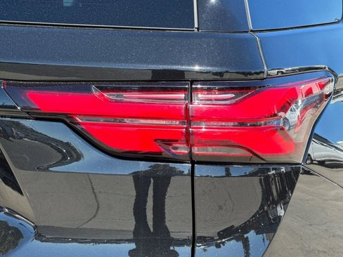 Used 2023 Chevrolet Traverse Premier w/ Redline Edition AWD/4WD image 31
