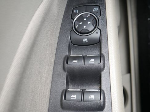 Used 2019 Ford Fusion SE image 26