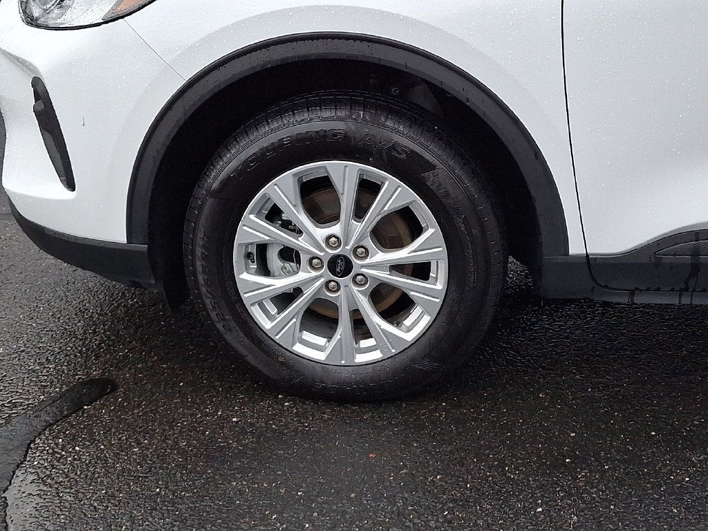 Used 2025 Ford Escape Active AWD/4WD image 8