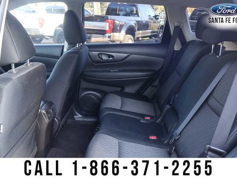 Used 2017 Nissan Rogue SV image 15