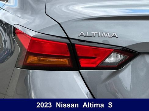Used 2023 Nissan Altima 2.5 SR FWD image 37