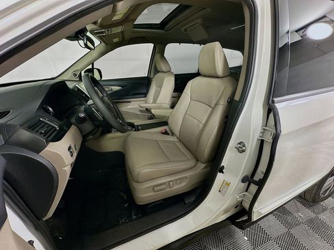 Used 2018 Honda Pilot Touring image 25