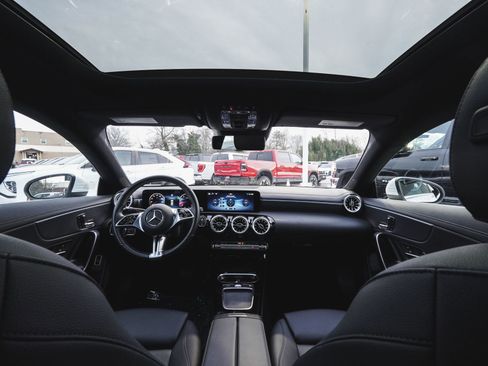 Used 2025 Mercedes-Benz CLA 250 4MATIC image 33