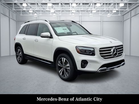 New 2026 Mercedes-Benz GLB 250 4MATIC image 1