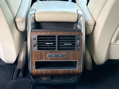 Used 2016 Land Rover Range Rover Sport HSE image 28