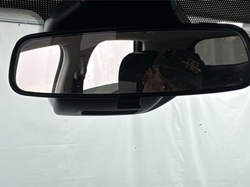 Used 2024 Ford Edge SE image 32