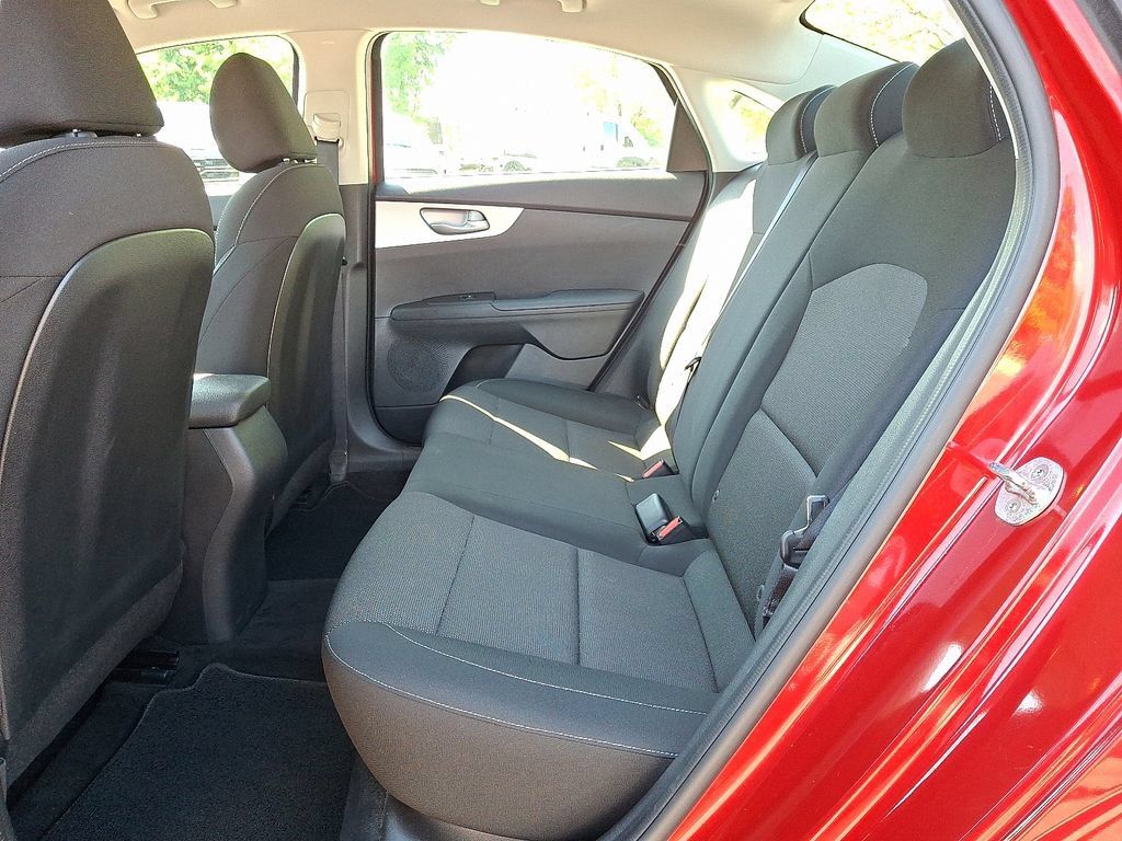 Used 2022 Kia Forte LXS FWD image 10