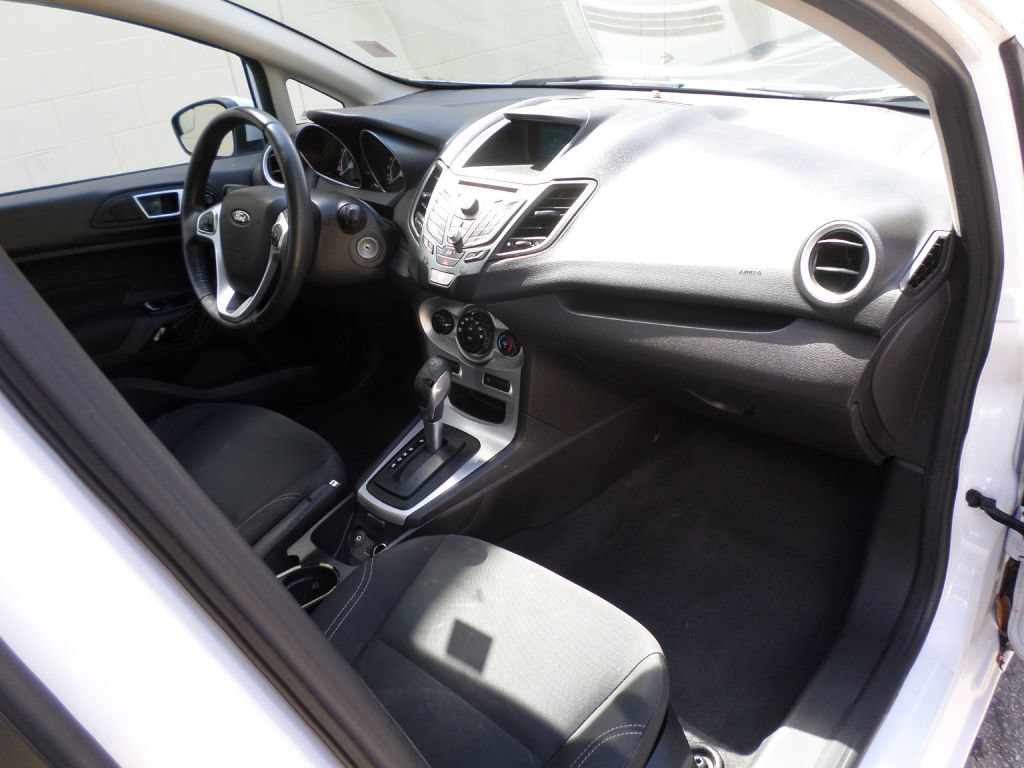 Used 2014 Ford Fiesta SE FWD image 13