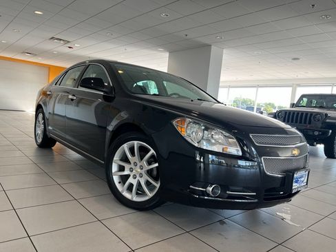 Used 2010 Chevrolet Malibu LTZ w/ HFV6 Engine Package FWD image 3