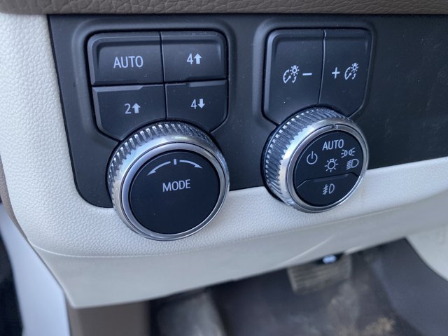 Used 2021 GMC Yukon XL Denali AWD/4WD image 22