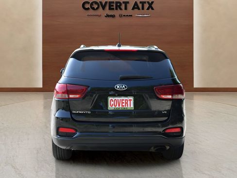 Used 2020 Kia Sorento S FWD image 4