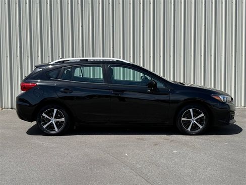 Used 2023 Subaru Impreza Premium image 2