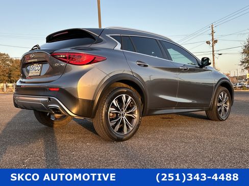 Used 2017 INFINITI QX30 AWD image 5