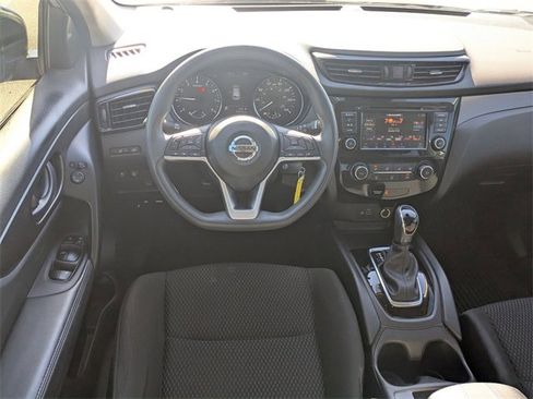 Used 2021 Nissan Rogue Sport S image 28