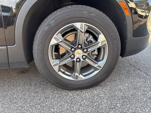 Used 2025 Chevrolet Blazer LT image 11