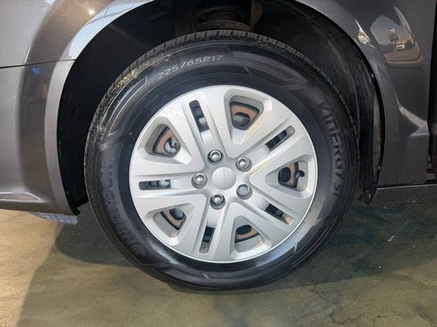 Used 2016 Dodge Grand Caravan SE w/ Quick Order Package 29E SE FWD image 28
