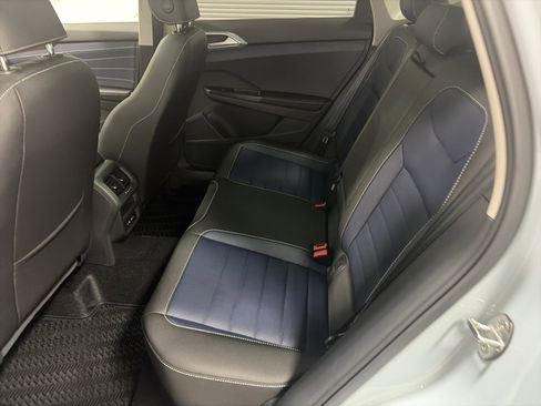 New 2026 Volkswagen Taos SEL image 29