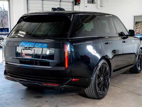 Used 2024 Land Rover Range Rover Autobiography image 6