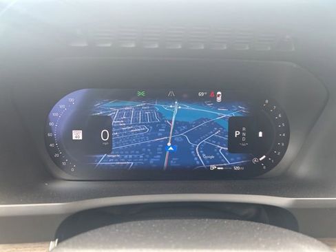 Certified 2025 Volvo XC90 B5 Plus AWD/4WD image 20